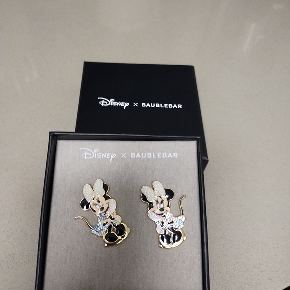 NWOT Mini Mouse Earrings - Picture 2 of 3